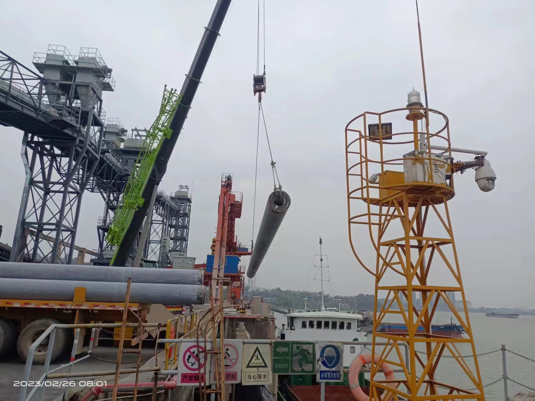 粵構(gòu)首船管樁順利發(fā)運海南