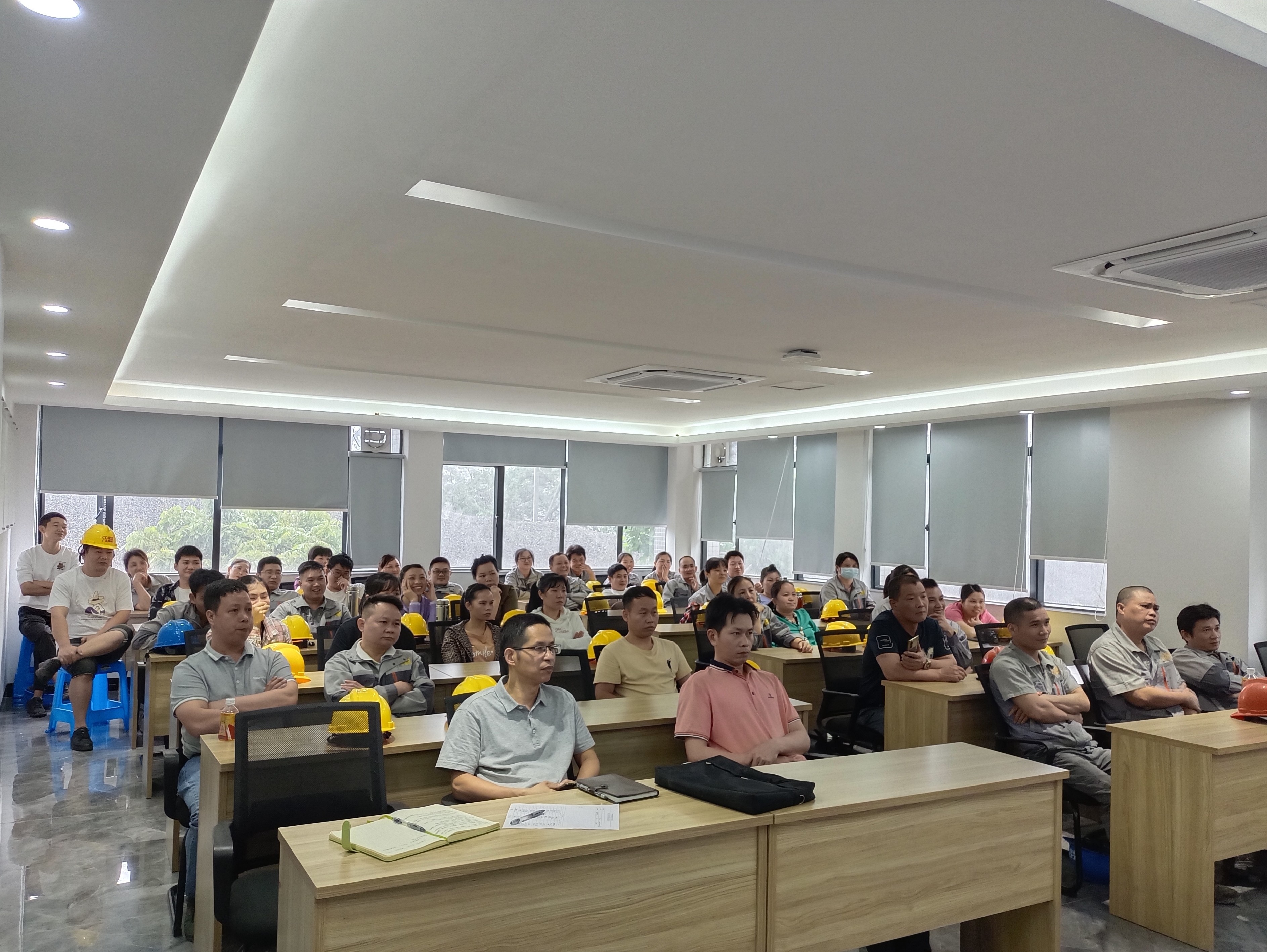 加強安全教育培訓(xùn)，筑牢安全生產(chǎn)防線